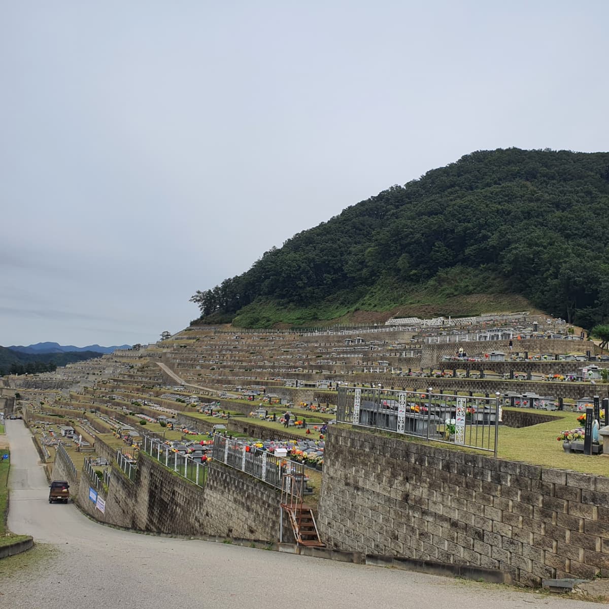 갑산공원묘원 시설 사진