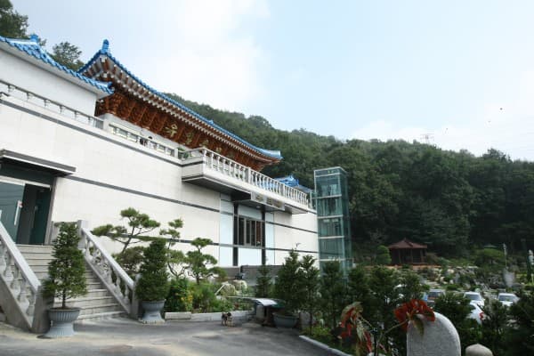 funeral-hall-image-1
